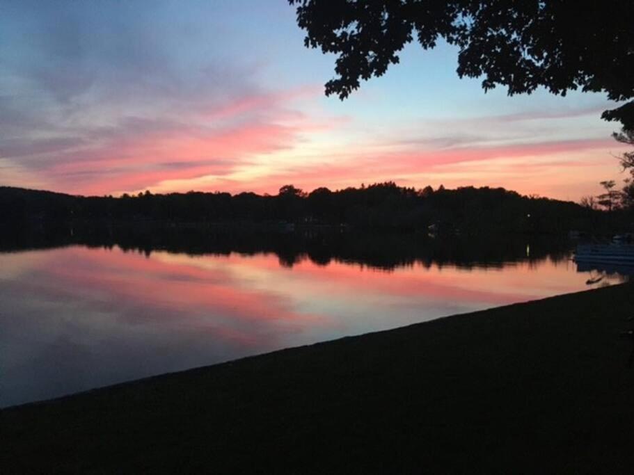 Serenity Sunset Brocton Екстер'єр фото